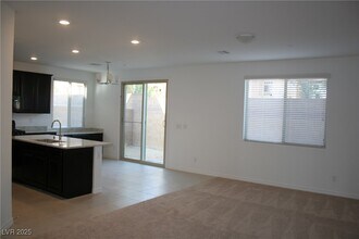 917 Bluebell Brook St in Henderson, NV - Building Photo - Building Photo
