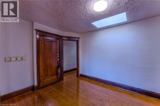 1369 Main St E in Hamilton, ON - Building Photo - Building Photo