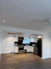 1201 Bay St, Unit A in Santa Monica, CA - Building Photo - Building Photo