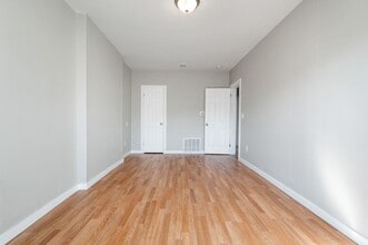 3217-3219 Camp Street in Pittsburgh, PA - Building Photo - Interior Photo