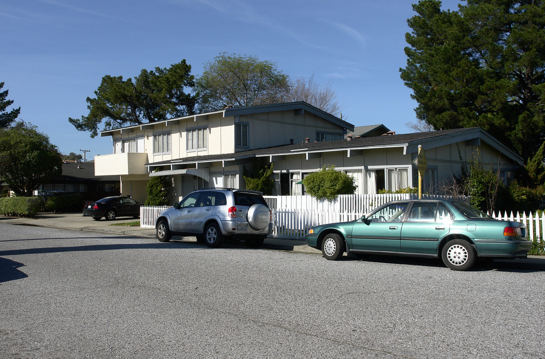 1804 El Parque Ct in San Mateo, CA - Building Photo