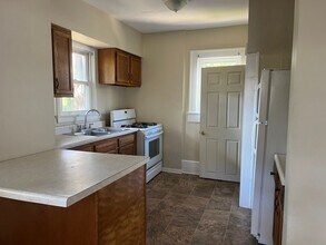 246 Gordon Dr in Akron, OH - Building Photo - Building Photo