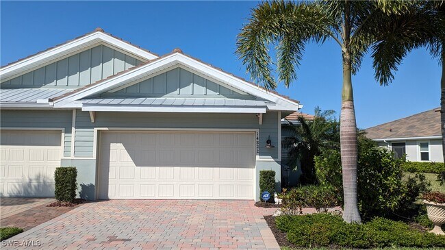 property at 14822 Edgewater Cir