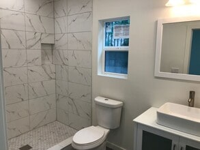 18558-18558 Hart St in Los Angeles, CA - Building Photo - Building Photo