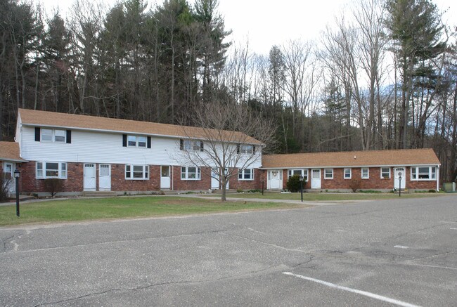 Foxridge Apartments in Barkhamsted, CT - Building Photo - Building Photo