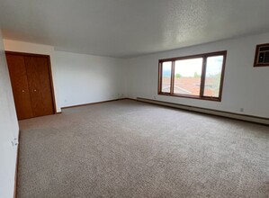 1002 24th St NW, Unit Condo #3 in Mandan, ND - Foto de edificio - Building Photo