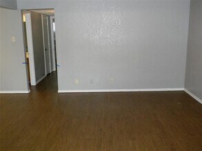 1071 Westcliff Ave in Saginaw, TX - Building Photo - Building Photo