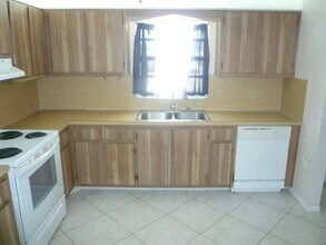 442 Franconia Cir in Greenacres, FL - Building Photo - Building Photo