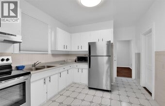 930 Church St in Windsor, ON - Foto de edificio - Building Photo