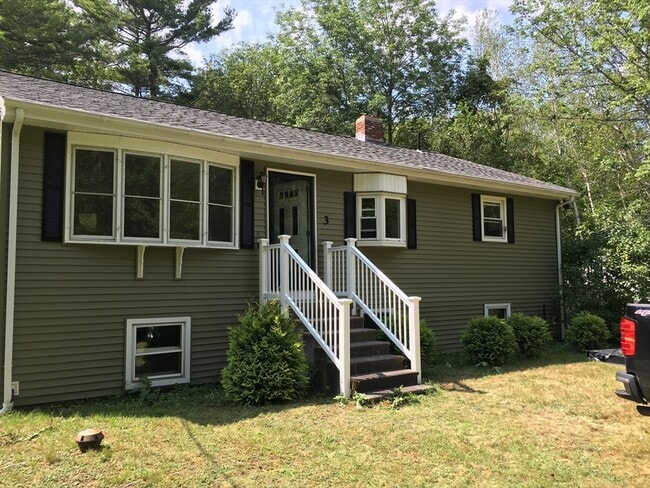 3 Old Village Rd in Sturbridge, MA - Building Photo - Building Photo