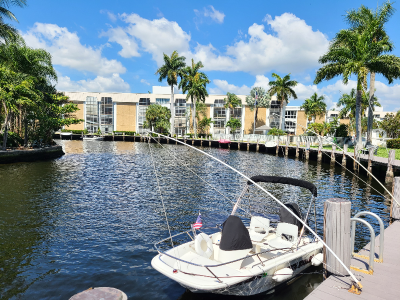 3050 NE 16th Ave in Oakland Park, FL - Building Photo