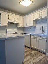 418 Garland Dr in Lake Jackson, TX - Building Photo - Building Photo