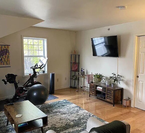 36 Raymond St, Unit A in Boston, MA - Foto de edificio - Building Photo