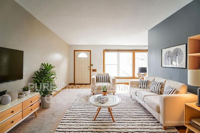 2334 SE 72nd Ave in Portland, OR - Building Photo