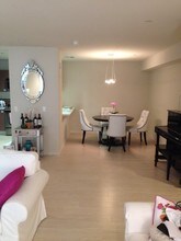 1600 S Westgate Ave-Unit -201 in Los Angeles, CA - Building Photo - Building Photo