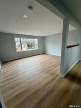 164 Sycamore St in Bristol, CT - Foto de edificio - Building Photo