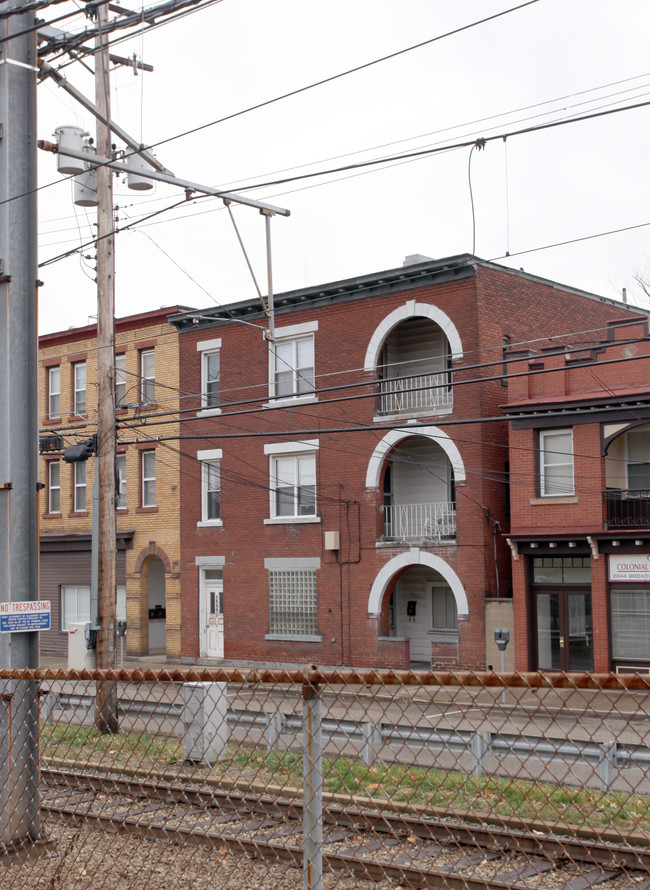 2846 Broadway Ave in Pittsburgh, PA - Building Photo - Building Photo