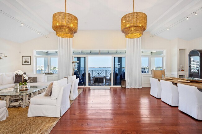 309 E Ocean Ave in Lantana, FL - Building Photo - Building Photo