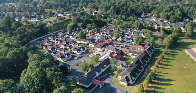 Sylvara Anderson in Anderson, SC - Foto de edificio - Building Photo