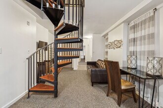 1808 W Diamond St, Unit 1 in Philadelphia, PA - Foto de edificio - Building Photo