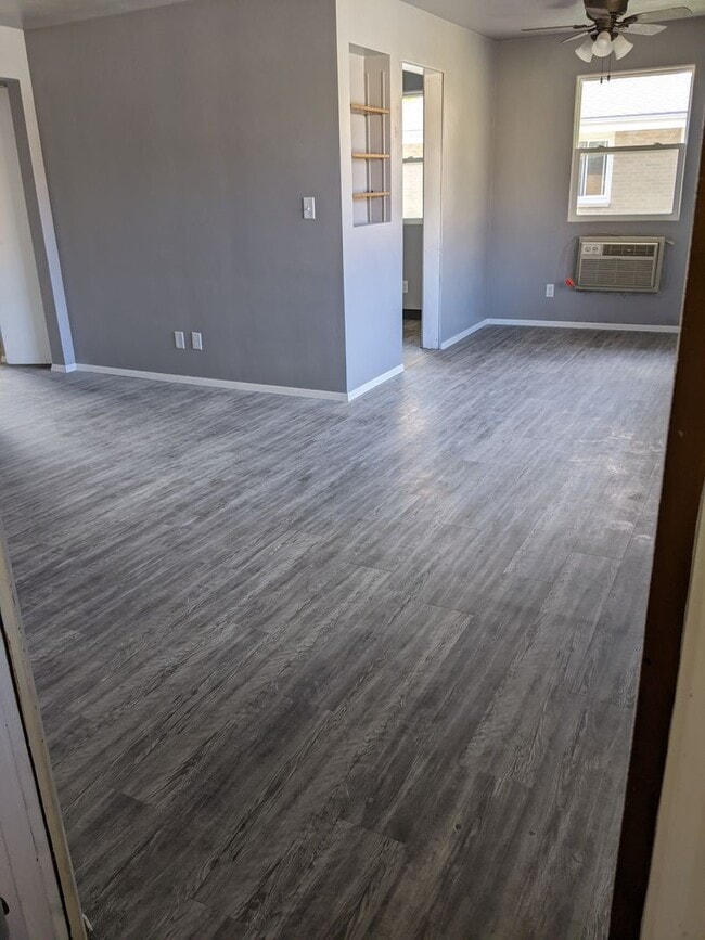 property at 1727 Silvercrest Dr