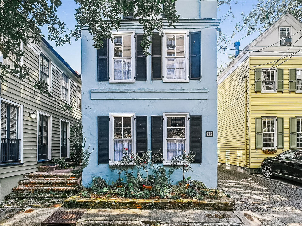 11 West St, Unit Nest Meets West in Charleston, SC - Building Photo