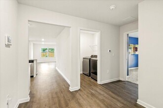 18 E Sycamore Trl in Crawfordville, FL - Building Photo - Building Photo