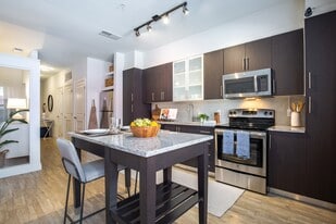 19Nineteen in Arlington, VA - Building Photo