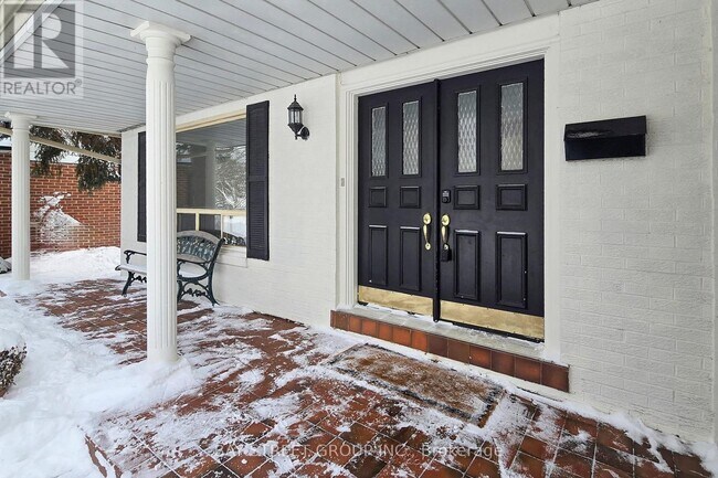 37 Abbeywood Trail in Toronto, ON - Building Photo - Building Photo