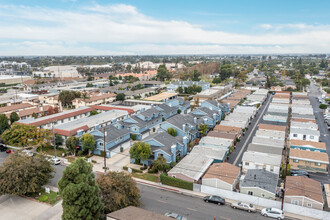 350 Avocado St in Costa Mesa, CA - Building Photo - Building Photo