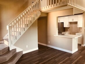 8439 Sands Point Dr, Unit Golf course condo in Houston, TX - Building Photo - Building Photo