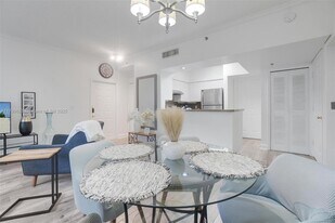 3145 NE 184th St in North Miami Beach, FL - Building Photo
