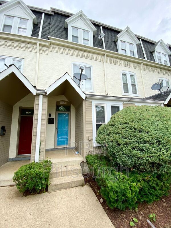 property at 753 Chautauqua Ct