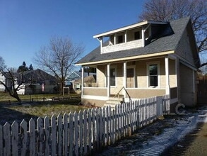 5123 N Monroe St in Spokane, WA - Building Photo - Building Photo
