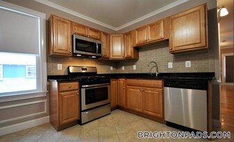 38 Turner St in Boston, MA - Building Photo