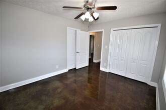 333 Rossview Rd in Clarksville, TN - Building Photo - Building Photo