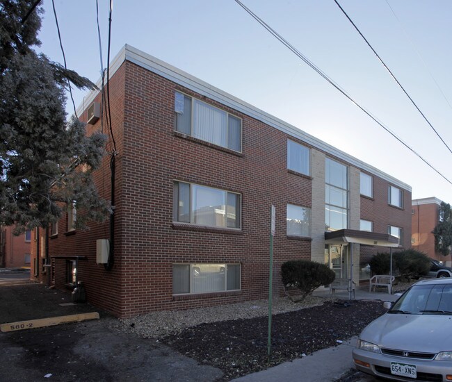 560 S Fairfax St in Denver, CO - Foto de edificio - Building Photo