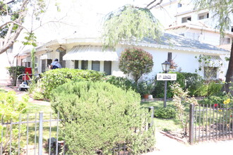 11617 Moorpark St in Studio City, CA - Building Photo - Primary Photo