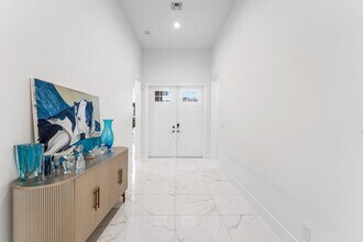 9256 Crestview Cir in Palm Beach Gardens, FL - Building Photo - Building Photo
