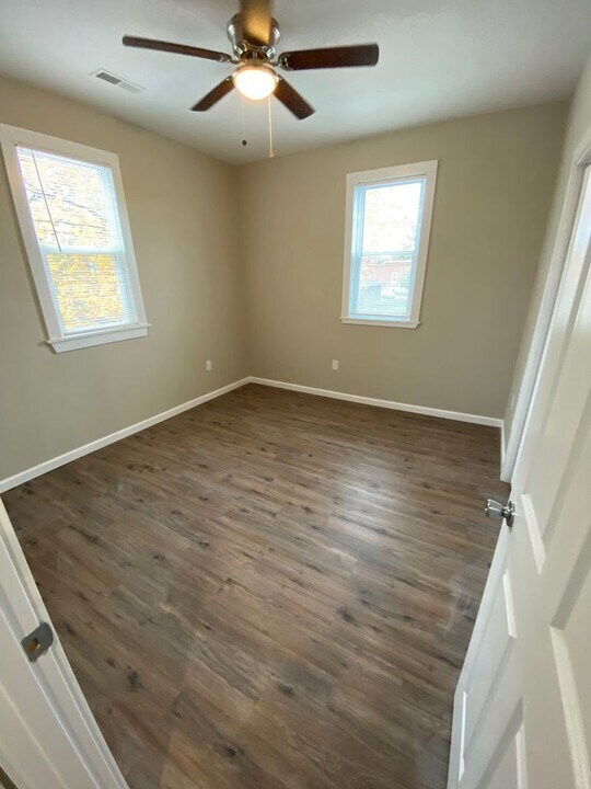 600 6th St in Boonville, MO - Building Photo