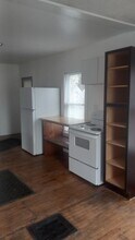 24 Pleasant St in Lyndonville, VT - Building Photo - Building Photo