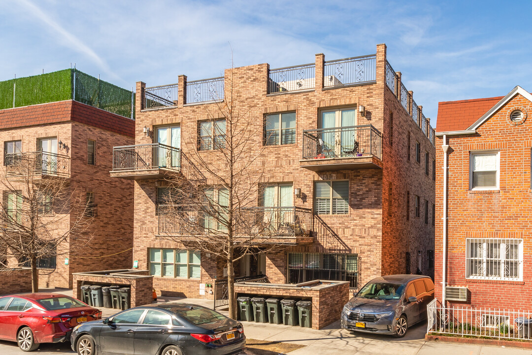 746 E 2nd St in Brooklyn, NY - Foto de edificio