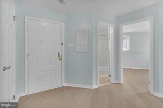 4986 Dorsey Hall Dr in Ellicott City, MD - Building Photo - Building Photo