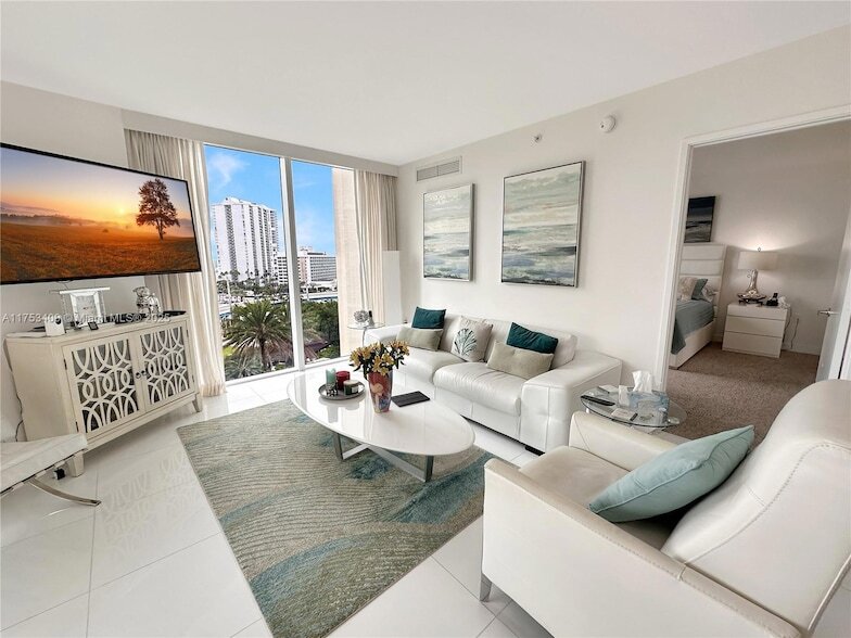 250 Sunny Isles Blvd, Unit 3-1001 in Sunny Isles Beach, FL - Building Photo