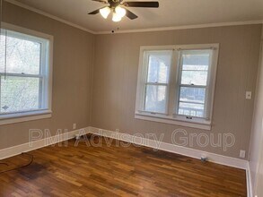 1261 SW Wayne Ave in Topeka, KS - Building Photo - Building Photo