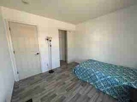 448 Shorewood Dr NW in Albuquerque, NM - Building Photo