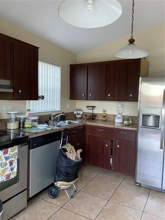 7331 SW 149th Ct in Miami, FL - Building Photo - Building Photo