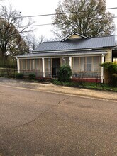 206 Calhoun St in Water Valley, MS - Building Photo - Building Photo