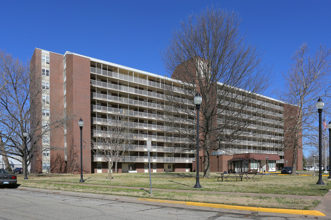 Nine Tribes Tower in Miami, OK - Building Photo