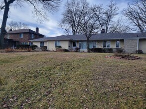 2123 Eileen Rd in Toledo, OH - Building Photo - Building Photo